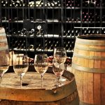 Tonnellerie artisanale : transmettre un savoir-faire essentiel à l’élevage des vins de caractère