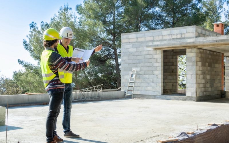 Réalisation d'un devis par une société en peintre bâtiment