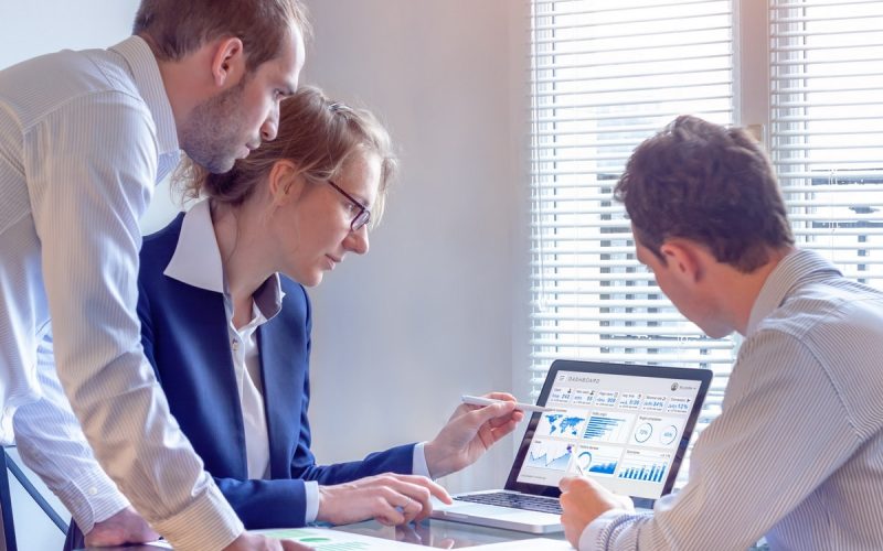 tout-sur-le-fonctionnement-les-avantages-et-inconvenients-de-la-gestion-en-mode-saas